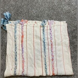 cupcakes & cashmere - Poshmark
